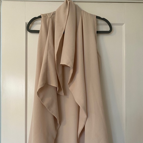 Light, flowy, Mendocino layered vest - Picture 3 of 3